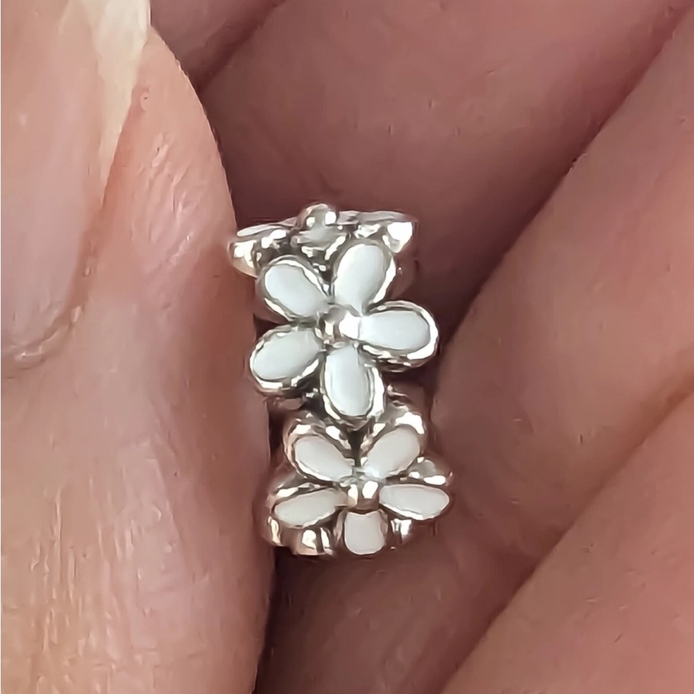 EUC Pandora 925 Silver and White Enamel Daisy Flower Bracelet Charm